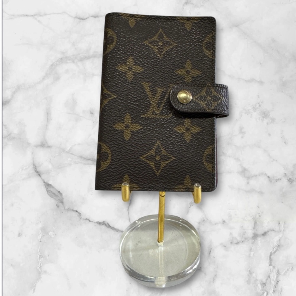 Louis Vuitton notepad/credit card Holder in Monogram.